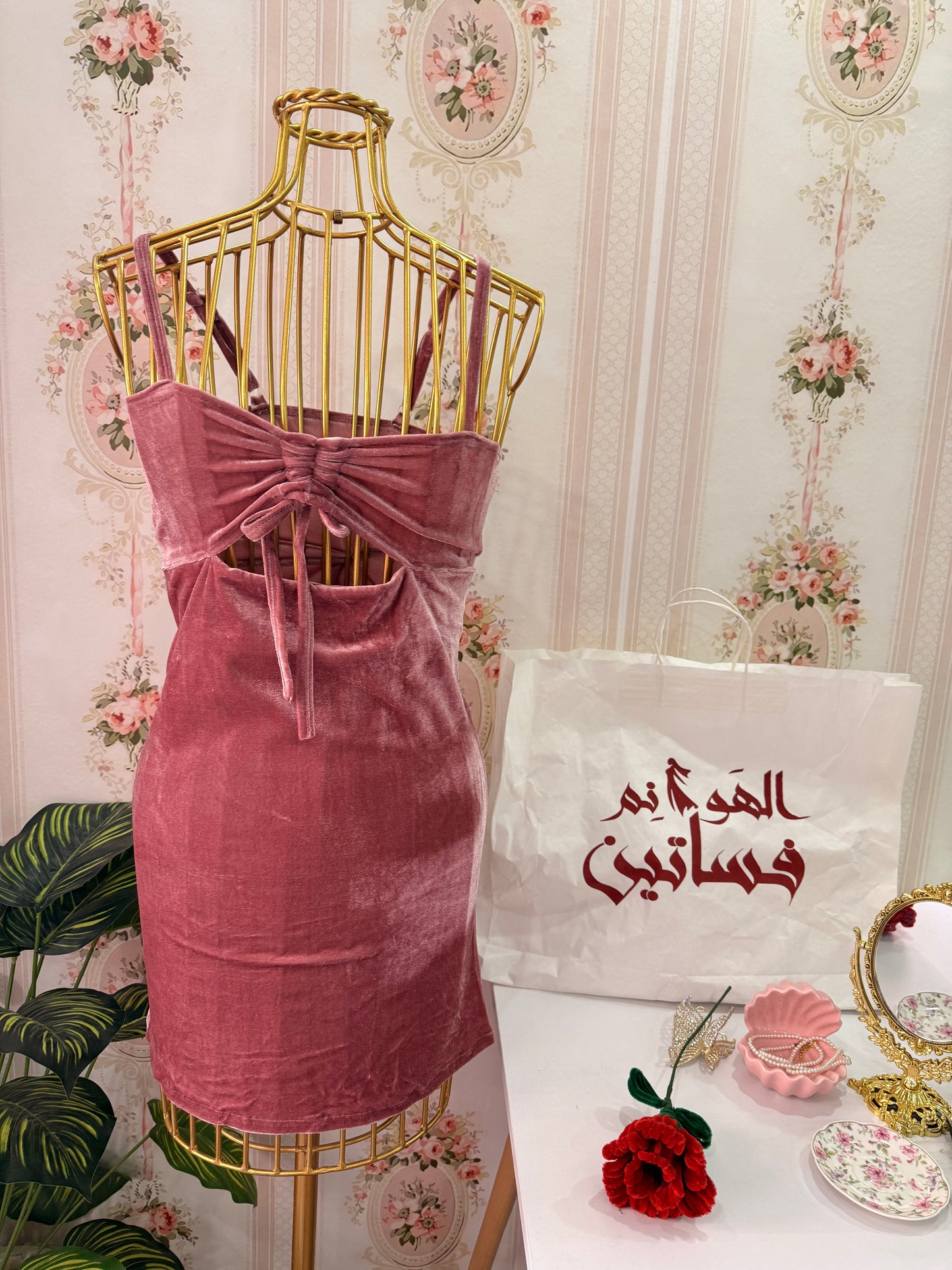 فستان قطيفه بصدر شداد