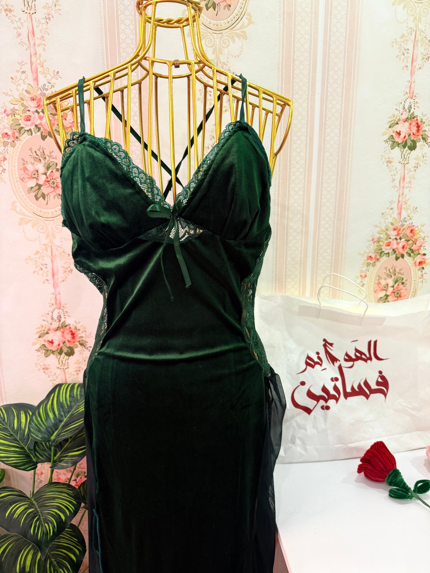 فستان قطيفه دانتيل