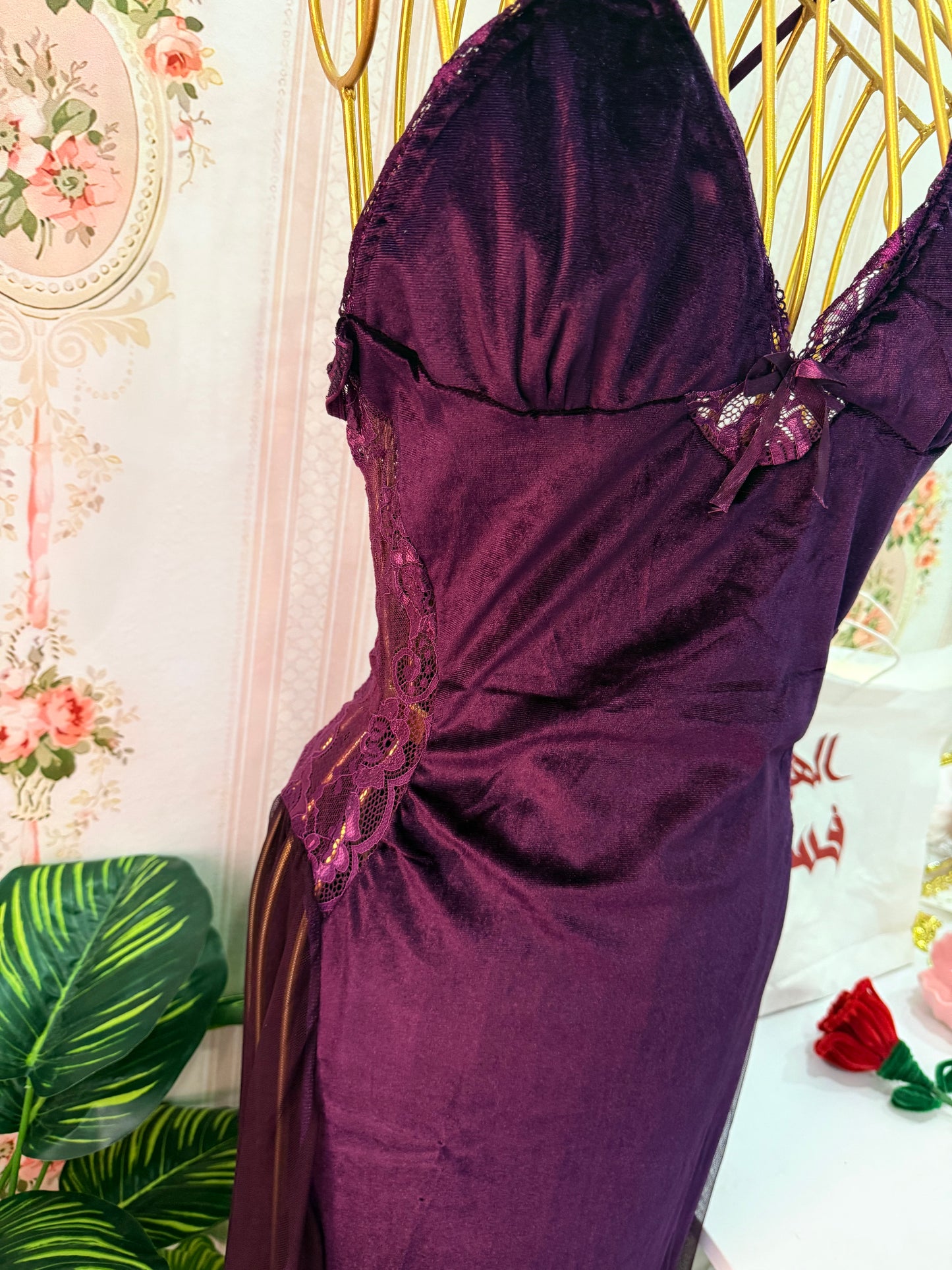 فستان قطيفه دانتيل