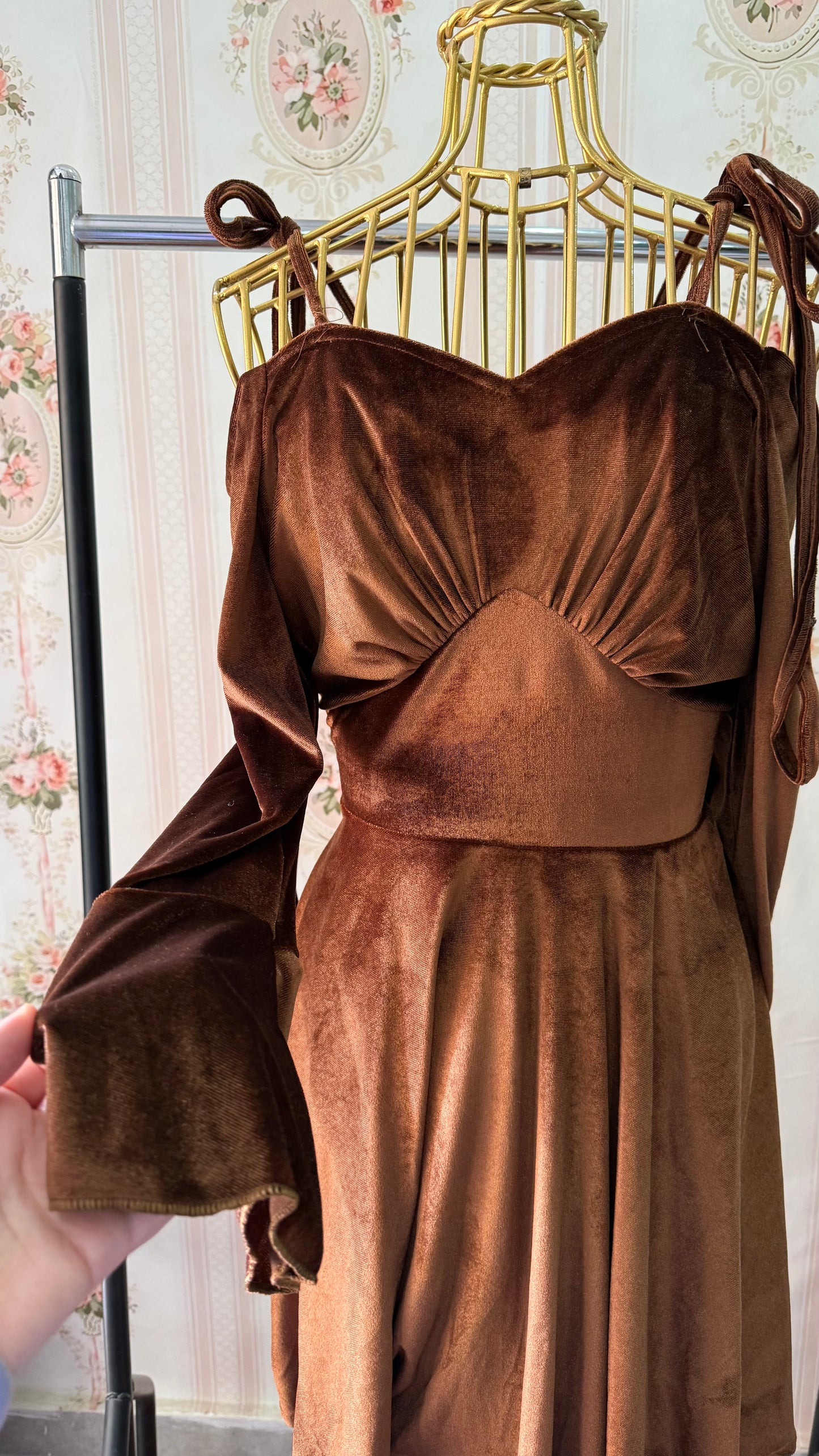 فستان قطيفه أوف شولدر