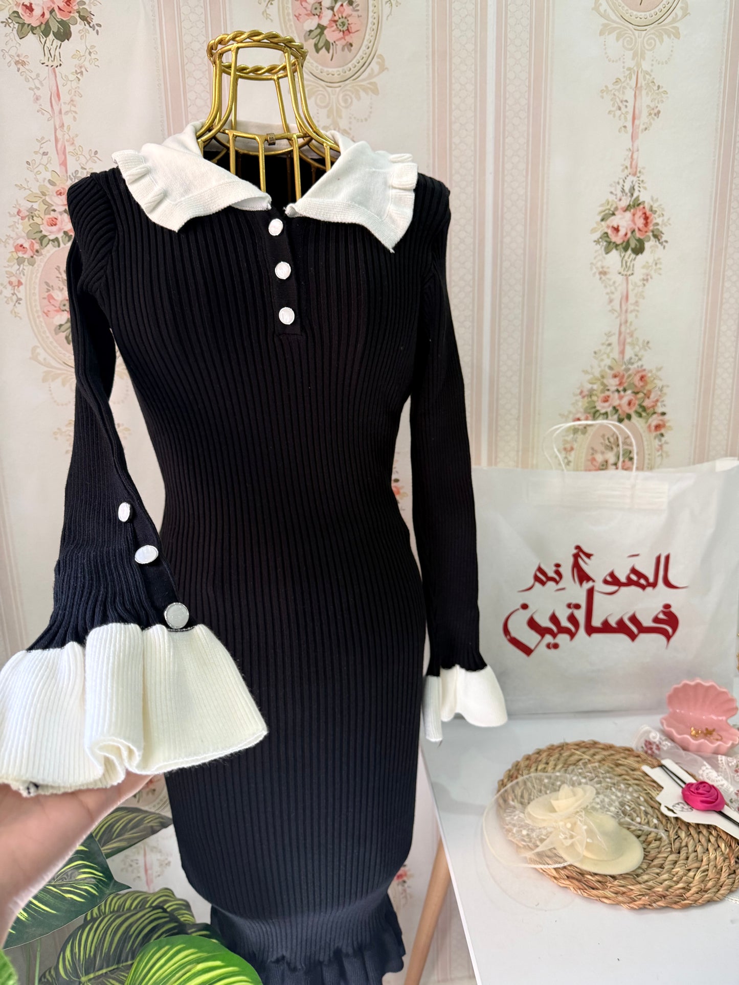 فستان بياقه انيقه مناسب للرضاعه الزراير بتتفح