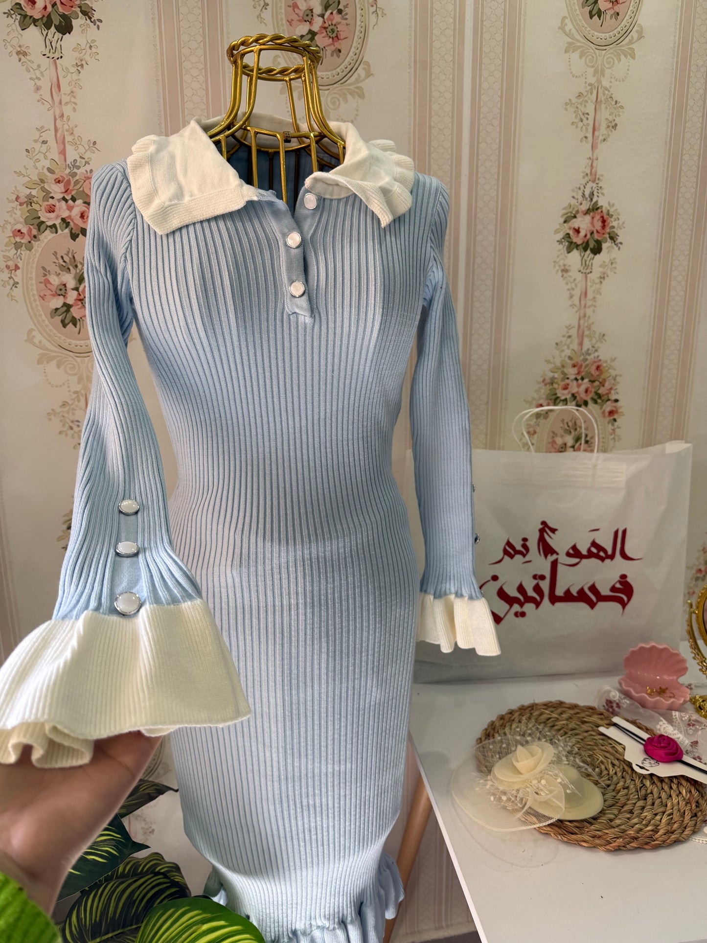 فستان بياقه انيقه مناسب للرضاعه الزراير بتتفح