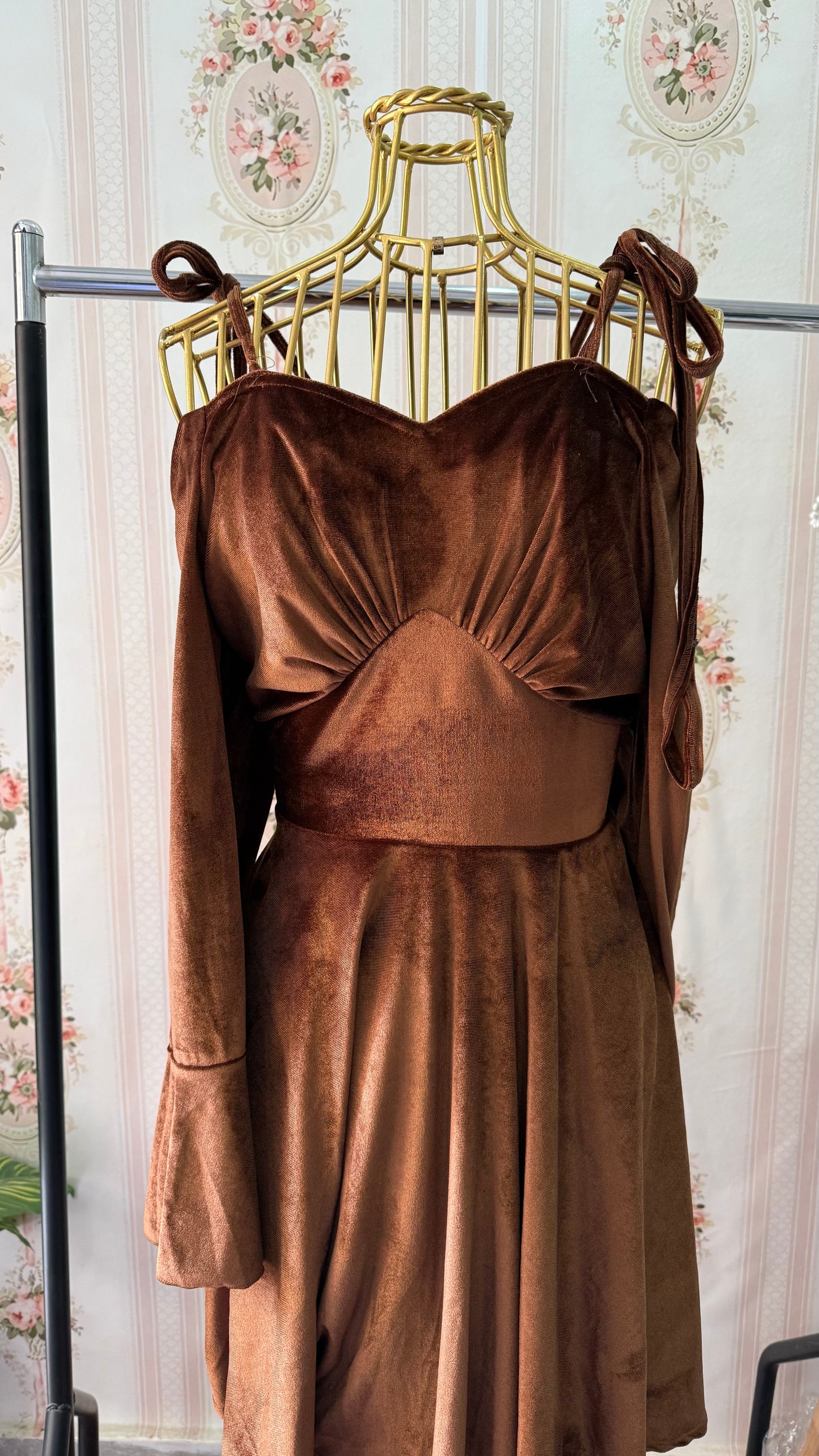 فستان قطيفه أوف شولدر