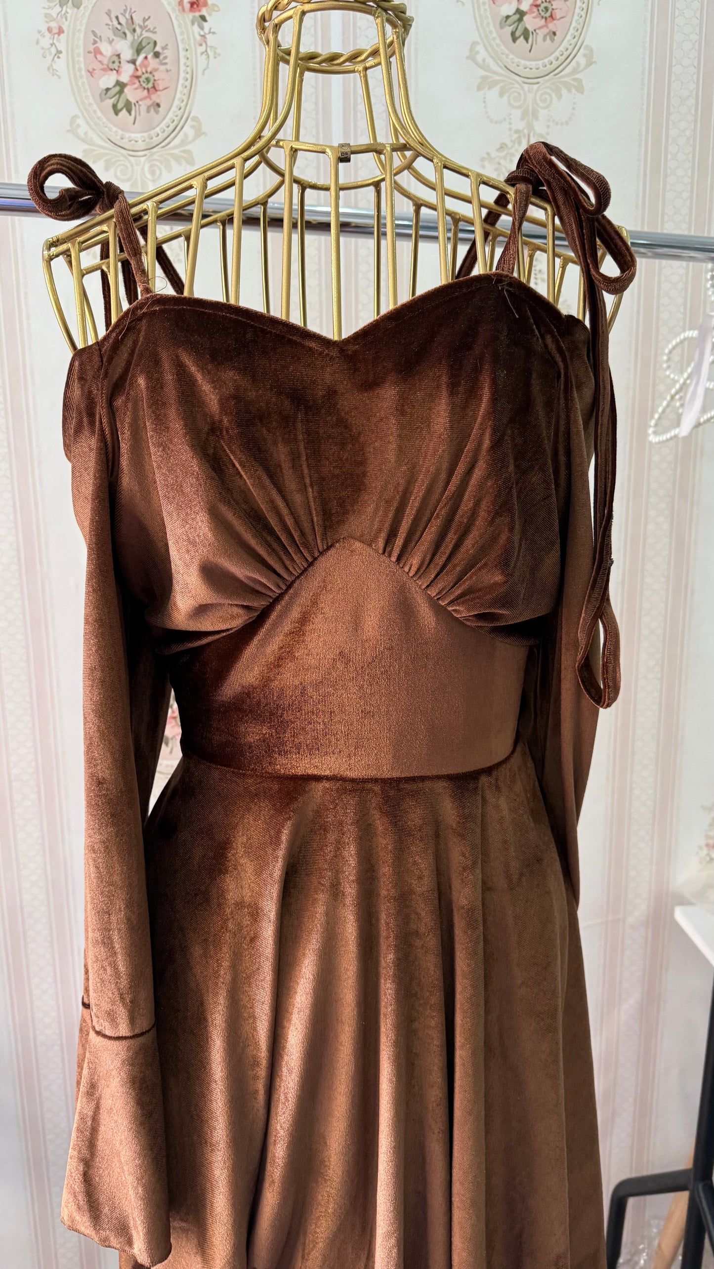 فستان قطيفه أوف شولدر