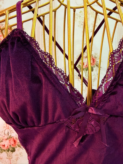 فستان قطيفه دانتيل