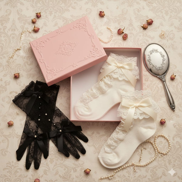 جوارب وقفازات